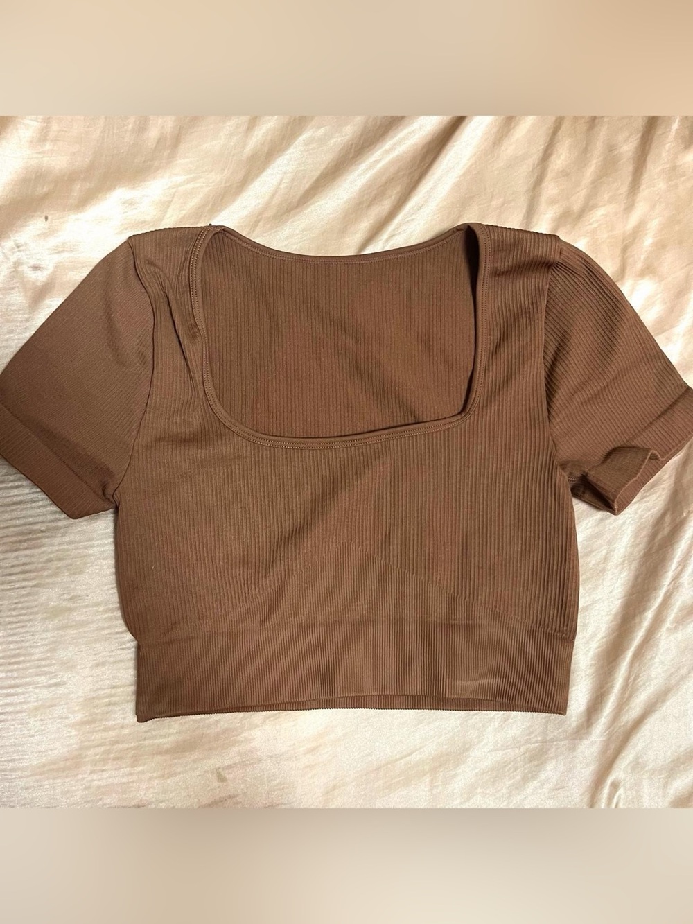 ੈ✩‧₊˚ brown square-neck ribbed tank